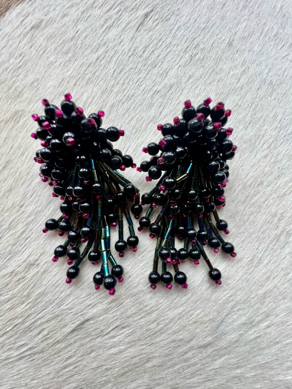 VINTAGE BLACK IRIDESCENT BEADED DANGLE EARRINGS / CLIP ON